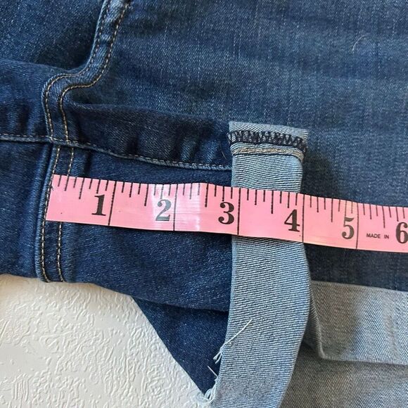 Calvin Klein Jeans Denim Cuffed Shorts Women’s Size 8 - Picture 5 of 7